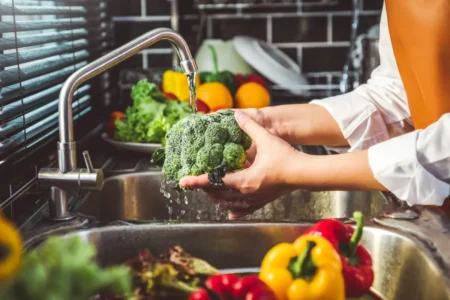 Obst und Gemüse waschen - Warum es wichtig ist & wie Sie es richtig machen